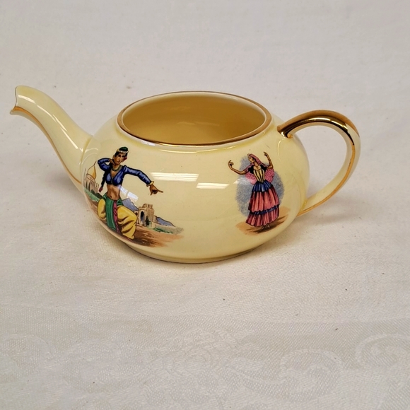 Vintage 1940's Royal Winton " National Dances " mini teapot stacking set - Picture 2 of 16